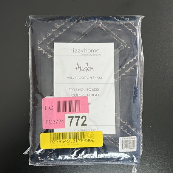 SINGLE rizzy home auden indigo velvet cotton sham standard - Picture 2 of 3